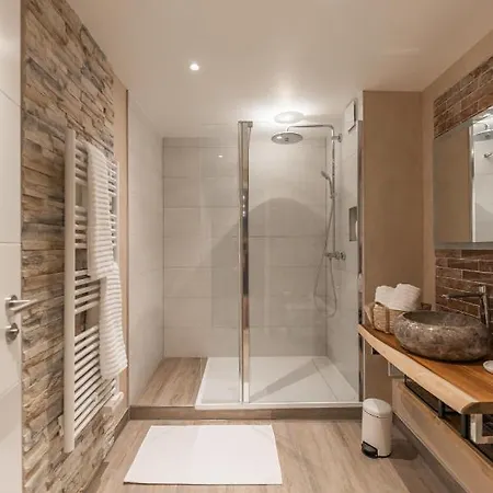 Relax And Go - Train Station *