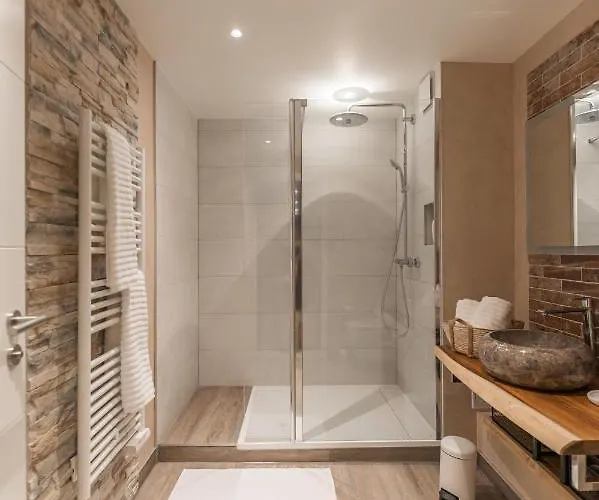 Relax And Go - Train Station *